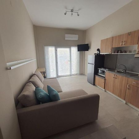 New Apartment ,50M From The Sea At Nea Irakleia. 외부 사진